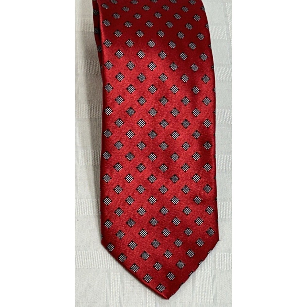 GEOFF NICHOLSON Made ITALY Tie Silk Tie RED With SILVER Dots 100% Silk Necktie